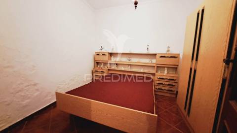 Casa típica na aldeia t2 com quintal - sobral da adiça - moura