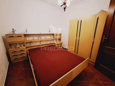 Casa típica na aldeia t2 com quintal - sobral da adiça - moura