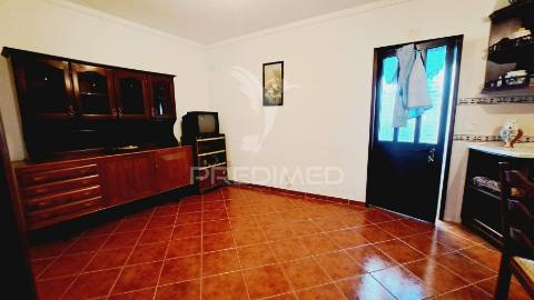 Casa típica na aldeia t2 com quintal - sobral da adiça - moura
