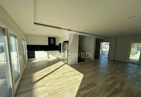 Moradia t4 com piscina - alcochete