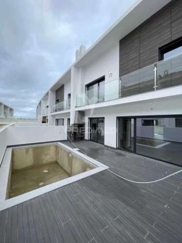 Moradia t4 com piscina - alcochete