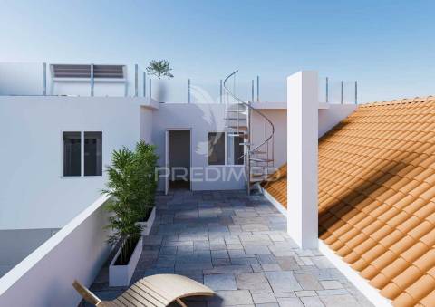 Apartamento t0+2 em edifício pombalino, centro, frente rio
