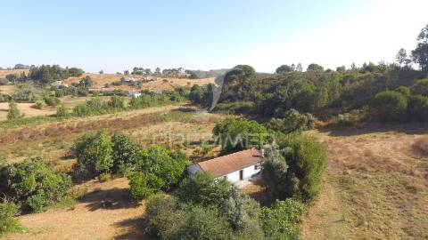 Monte típico alentejano no cercal do alentejo