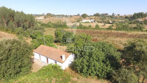 Monte típico alentejano no cercal do alentejo
