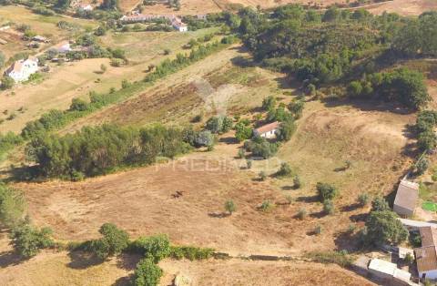 Monte típico alentejano no cercal do alentejo