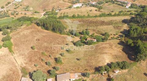 Monte típico alentejano no cercal do alentejo