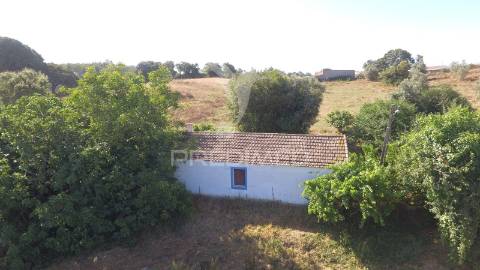 Monte típico alentejano no cercal do alentejo