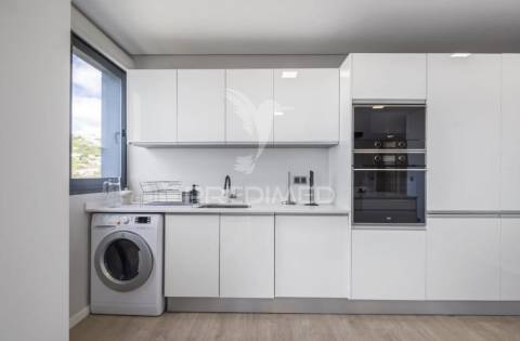 Penthouse t3 com vista mar de cortar a respiração – exclusiva, moderna e pronta a rentabilizar!