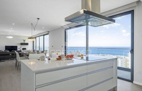Penthouse t3 com vista mar de cortar a respiração – exclusiva, moderna e pronta a rentabilizar!