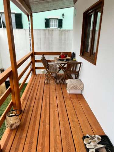 Terreno urbano com moradia dif e piscina | pegarias – setúbal 235000€