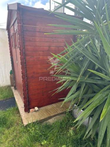 Terreno urbano com moradia dif e piscina | pegarias – setúbal 235000€