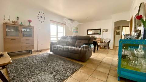 Apartamento t2 , com garagem e piscina em salir do porto