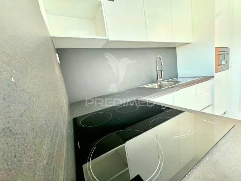 Moradia isolada renovada em granja do ulmeiro, coimbra