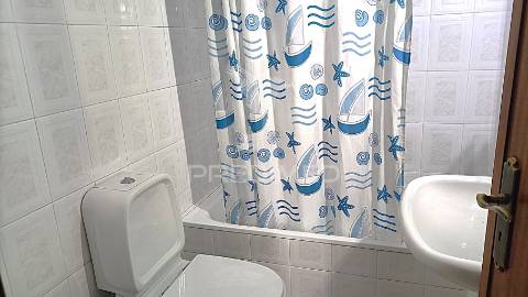 Apartamento t3, com varanda e lugar de garagem em ovar