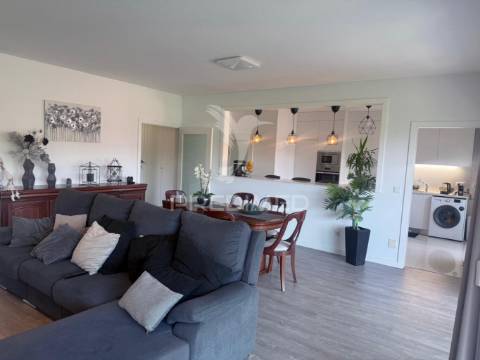 Apartamento t4 semi-novo , perto da rotunda do marquês no peso da régua