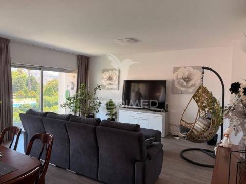 Apartamento t4 semi-novo , perto da rotunda do marquês no peso da régua