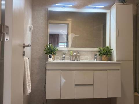 Apartamento t4 semi-novo , perto da rotunda do marquês no peso da régua