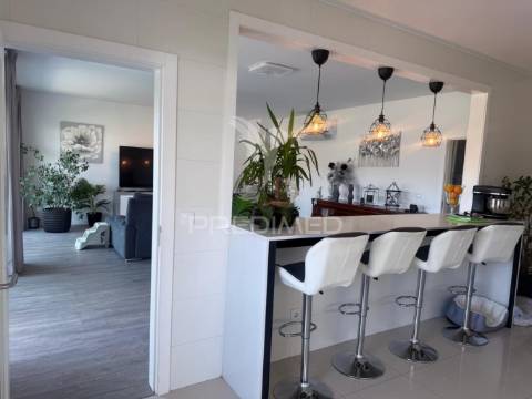 Apartamento t4 semi-novo , perto da rotunda do marquês no peso da régua