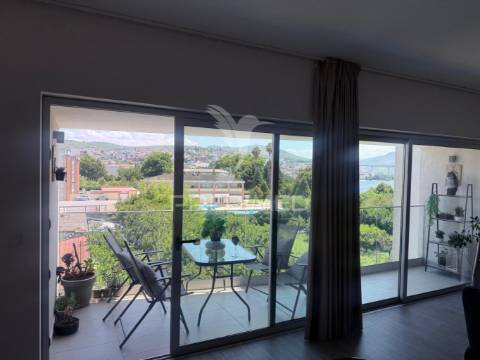 Apartamento t4 semi-novo , perto da rotunda do marquês no peso da régua