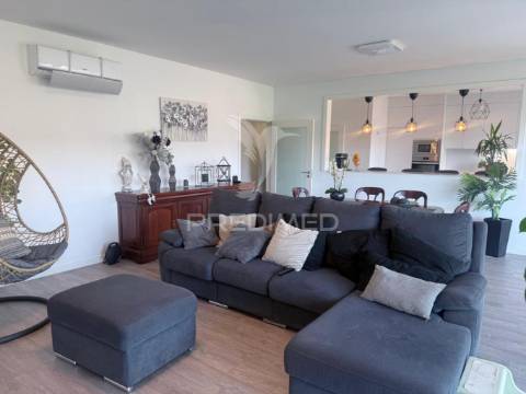 Apartamento t4 semi-novo , perto da rotunda do marquês no peso da régua
