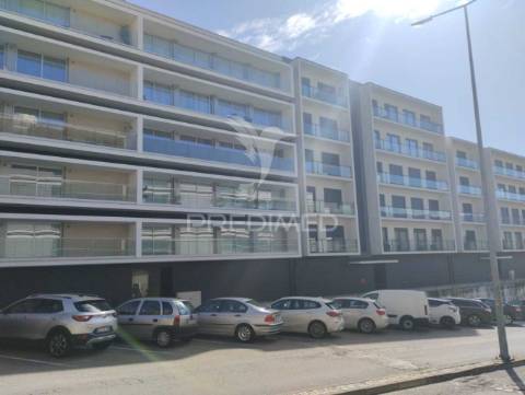 Apartamento t4 semi-novo , perto da rotunda do marquês no peso da régua