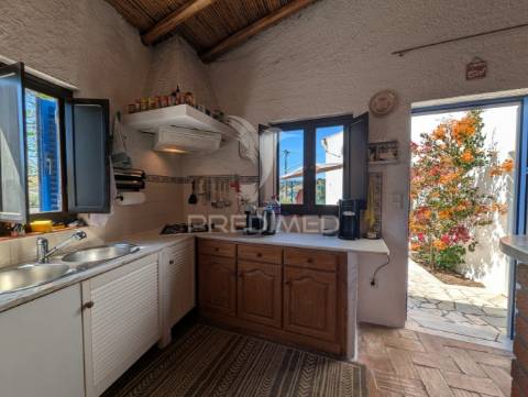 Quinta t5 tradicional em pisa barro de baixo. 2 casas sob 1 telhado + garagem muito grande