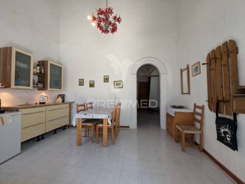 Quinta t5 tradicional em pisa barro de baixo. 2 casas sob 1 telhado + garagem muito grande
