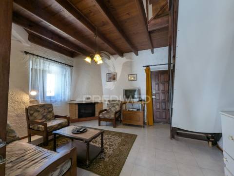 Quinta t5 tradicional em pisa barro de baixo. 2 casas sob 1 telhado + garagem muito grande