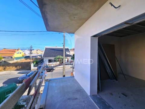 Moradia geminada t3 em gaveto, na quinta do conde