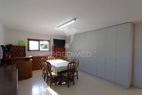 Andar moradia t2, varanda, box e jardim privado em guilhabreu