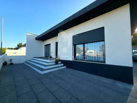 Moradia t2 com piscina