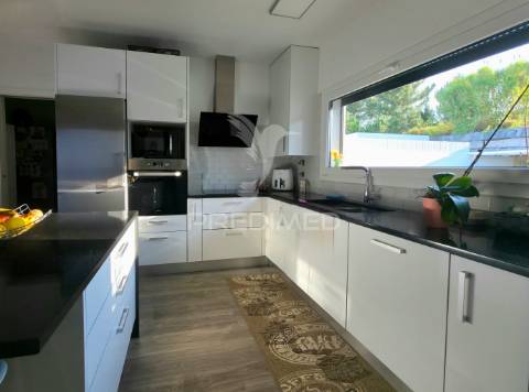 Moradia t2 com piscina