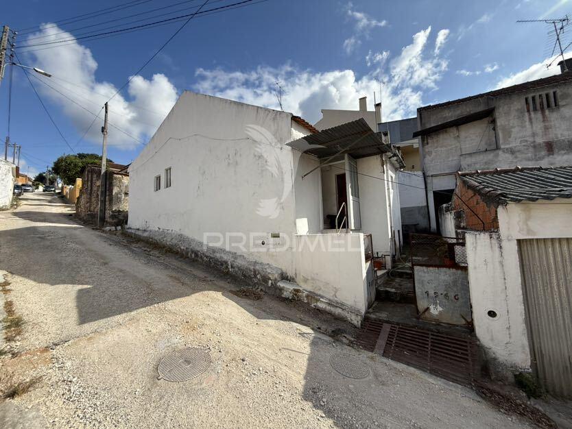 Moradia t3 em amiais de baixo – o refúgio perfeito entre o campo e a cidade!