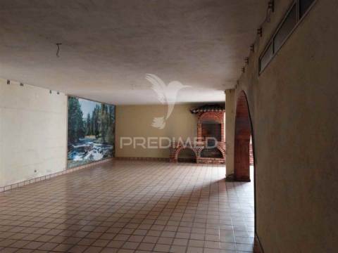 Moradia t4 com anexos e armazém | vila maior, canedo