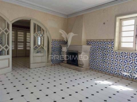 Moradia t4 com anexos e armazém | vila maior, canedo