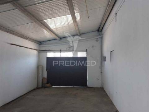 Moradia t4 com anexos e armazém | vila maior, canedo
