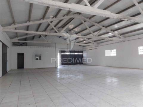 Moradia t4 com anexos e armazém | vila maior, canedo