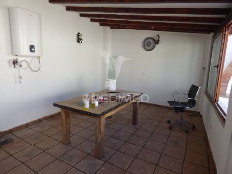 Casinha típica alentejana t4 totalmente remodelada com quintal -pias
