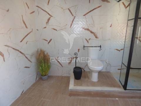 Casinha típica alentejana t4 totalmente remodelada com quintal -pias