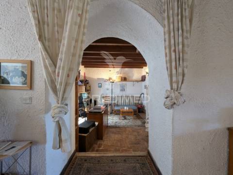 Quinta t5 tradicional em pisa barro de baixo. 2 casas sob 1 telhado + garagem muito grande