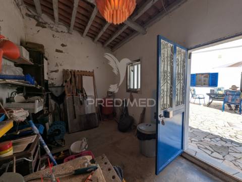 Quinta t5 tradicional em pisa barro de baixo. 2 casas sob 1 telhado + garagem muito grande