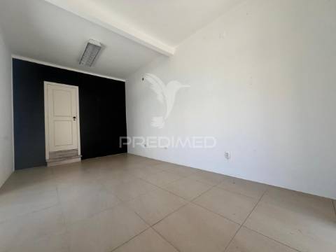Espaço comercial no centro de palmela