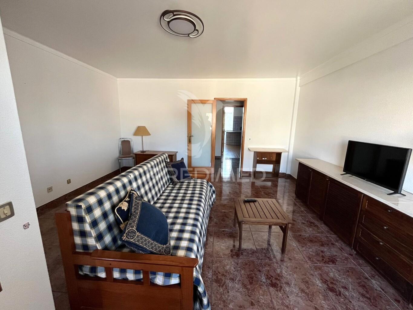 Apartamento t3 em bairro familiar de sines
