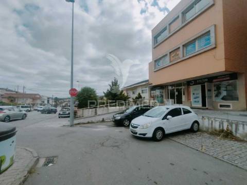 Loja comercial nas caldas das taipas