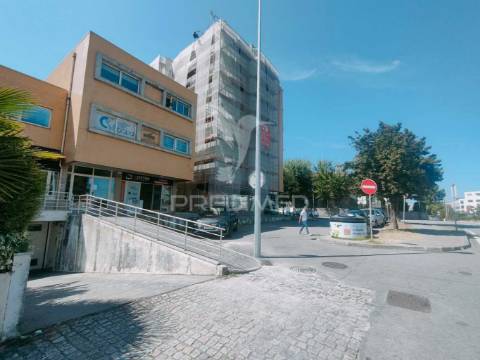 Loja comercial nas caldas das taipas