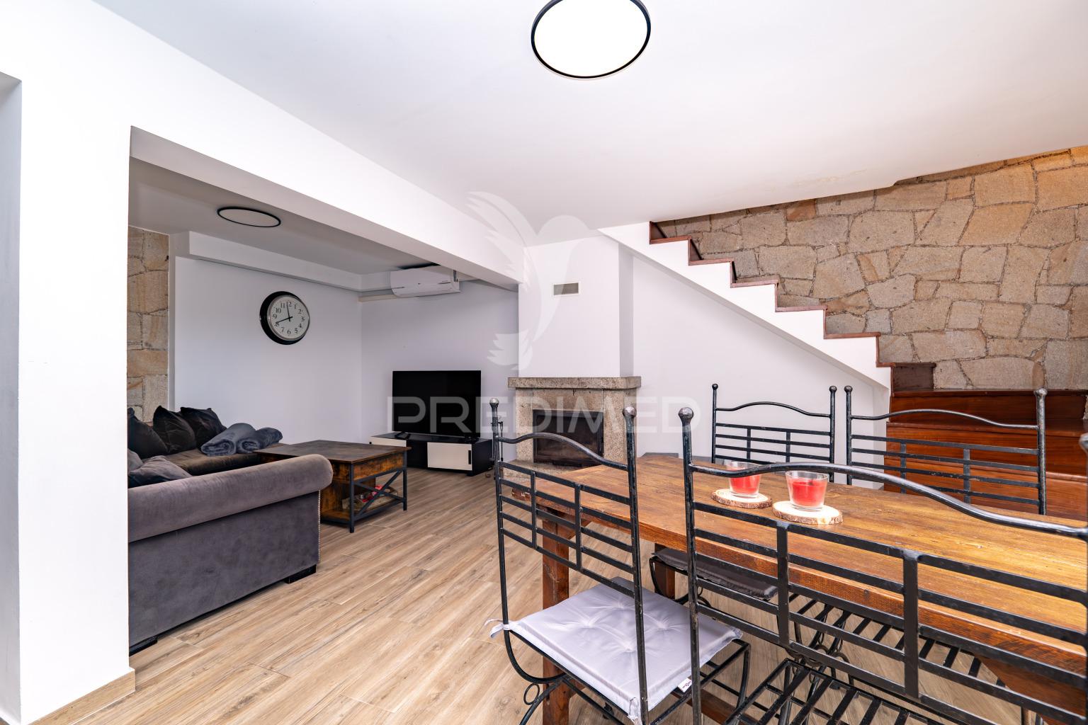 Moradia t2 remodelada (amares centro)