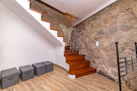 Moradia t2 remodelada (amares centro)