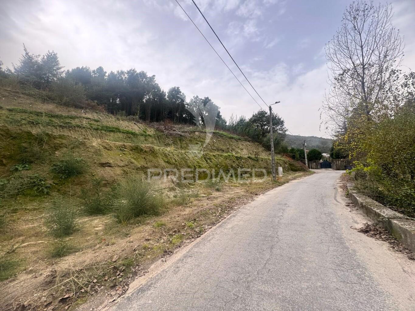 Terreno com projecto aprovado para moradia individual