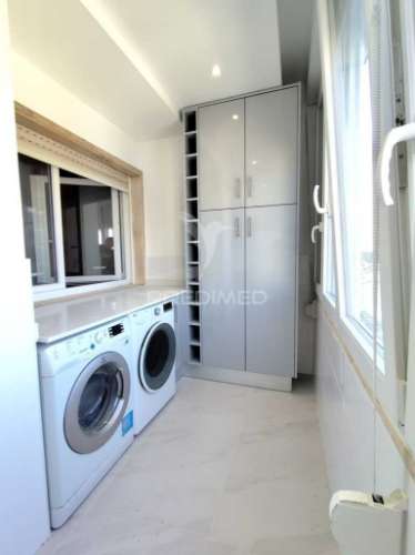 Apartamento t3 convertido em t2 em benfica