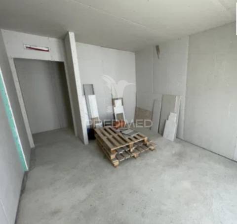 Oportunidade única! moradia t2 moderna com suíte, garagem e logradouro – a 10 minutos das caldas da rainha